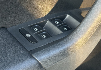 Подержанный автомобиль Skoda Octavia Liftback 2013 года (15 фото)