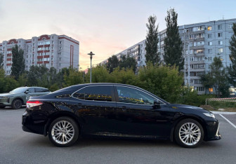 Подержанный автомобиль Toyota Camry Sedan 2021 года (4 фото)