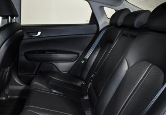 Подержанный автомобиль Kia Optima Sedan 2019 года (14 фото)