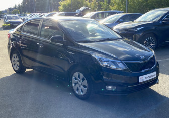 Подержанный автомобиль Kia Rio Sedan 2017 года (3 фото)