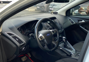 Подержанный автомобиль Ford Focus Hatchback 2012 года (9 фото)