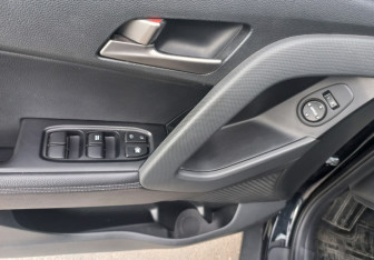 Подержанный автомобиль Hyundai Creta 2016 года (13 фото)