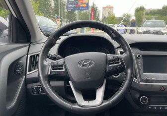Подержанный автомобиль Hyundai Creta 2018 года (14 фото)