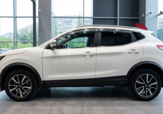 Подержанный автомобиль Nissan Qashqai 2017 года (5 фото)
