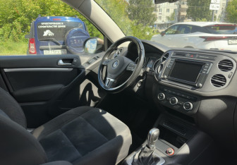 Подержанный автомобиль Volkswagen Tiguan 2016 года (10 фото)