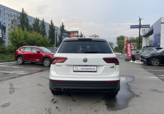 Подержанный автомобиль Volkswagen Tiguan 2018 года (6 фото)