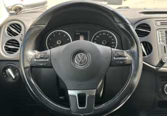 Подержанный автомобиль Volkswagen Tiguan 2016 года (14 фото)
