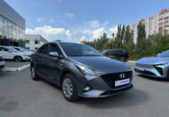 Подержанный автомобиль Hyundai Solaris Sedan 2020 года (3 фото)