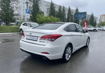 Подержанный автомобиль Hyundai i40 Sedan 2013 года (5 фото)
