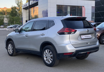 Подержанный автомобиль Nissan X-Trail 2021 года (7 фото)