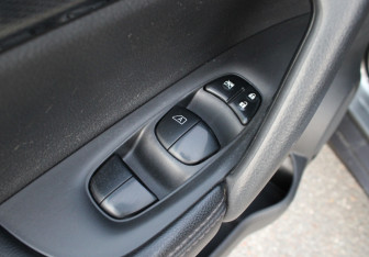 Подержанный автомобиль Nissan X-Trail 2015 года (17 фото)