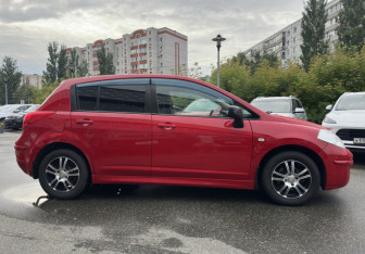 Подержанный автомобиль Nissan Tiida Hatchback 2012 года (4 фото)