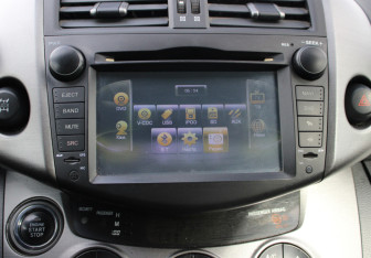 Подержанный автомобиль Toyota RAV4 2011 года (11 фото)