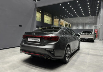 Подержанный автомобиль Kia Cerato Sedan 2020 года (8 фото)