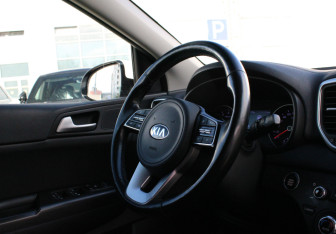 Подержанный автомобиль Kia Sportage 2019 года (11 фото)