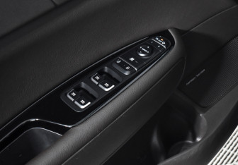 Подержанный автомобиль Kia Optima Sedan 2019 года (10 фото)