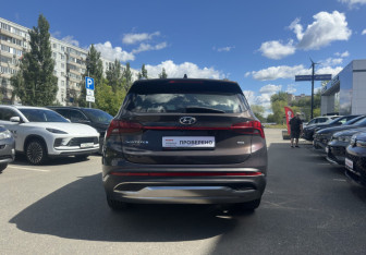 Подержанный автомобиль Hyundai Santa Fe 2020 года (6 фото)