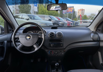 Подержанный автомобиль Chevrolet Aveo Sedan 2011 года (11 фото)