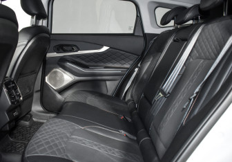 Подержанный автомобиль Exeed TXL 2023 года (13 фото)