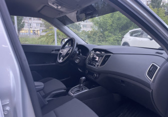 Подержанный автомобиль Hyundai Creta 2016 года (10 фото)