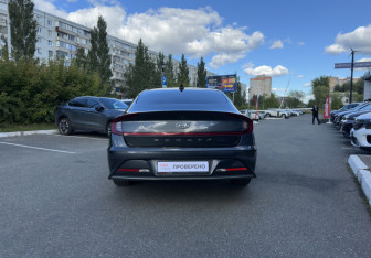 Подержанный автомобиль Hyundai Sonata 2020 года (6 фото)
