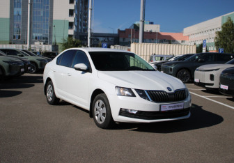 Подержанный автомобиль Skoda Octavia Liftback 2018 года (5 фото)