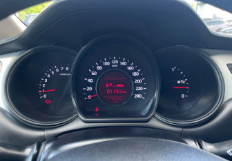 Подержанный автомобиль Kia Ceed Hatchback 2013 года (16 фото)