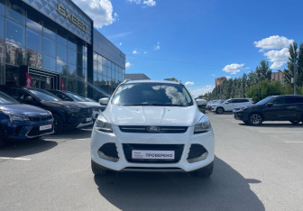 Подержанный автомобиль Ford Kuga 2014 года (2 фото)