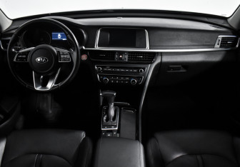 Подержанный автомобиль Kia Optima Sedan 2019 года (16 фото)