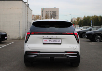 Подержанный автомобиль Geely Atlas 2023 года (4 фото)