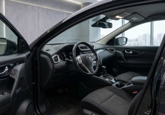 Подержанный автомобиль Nissan X-Trail 2016 года (7 фото)