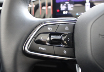 Подержанный автомобиль Geely Atlas 2023 года (12 фото)