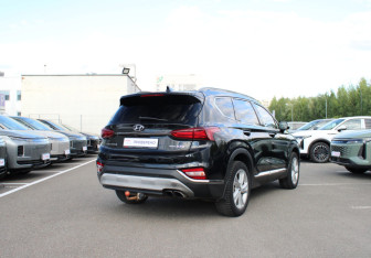 Подержанный автомобиль Hyundai Santa Fe 2019 года (4 фото)