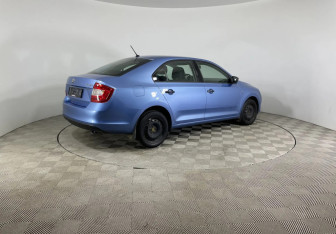 Подержанный автомобиль Skoda Rapid Liftback 2016 года (7 фото)