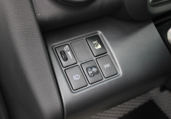 Подержанный автомобиль Toyota RAV4 2011 года (18 фото)