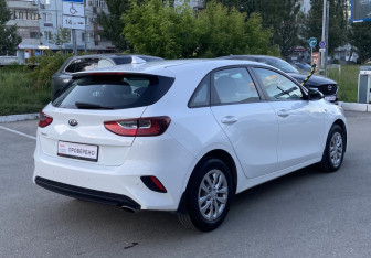 Подержанный автомобиль Kia Ceed Hatchback 2019 года (5 фото)
