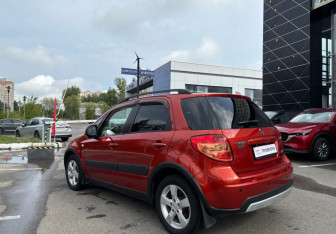 Подержанный автомобиль Suzuki SX4 Hatchback 2010 года (7 фото)