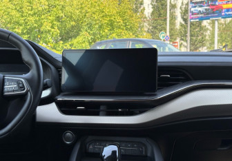 Подержанный автомобиль Haval F7 2024 года (13 фото)