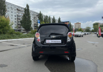 Подержанный автомобиль Chevrolet Spark 2012 года (6 фото)