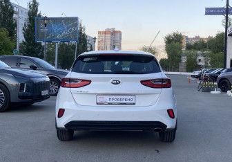 Подержанный автомобиль Kia Ceed Hatchback 2019 года (6 фото)