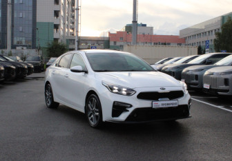 Подержанный автомобиль Kia Cerato Sedan 2019 года (4 фото)