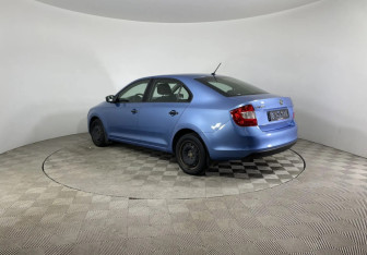 Подержанный автомобиль Skoda Rapid Liftback 2016 года (8 фото)