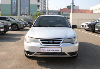 Подержанный автомобиль Daewoo Nexia Sedan 2011 года (2 фото)