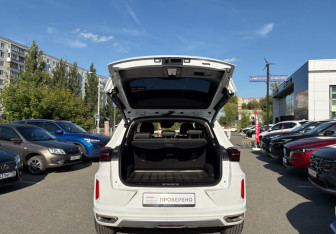 Подержанный автомобиль Exeed LX 2022 года (17 фото)