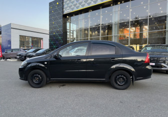 Подержанный автомобиль Chevrolet Aveo Sedan 2011 года (8 фото)