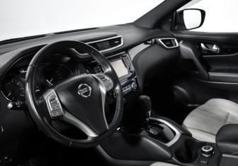 Подержанный автомобиль Nissan Qashqai 2017 года (9 фото)