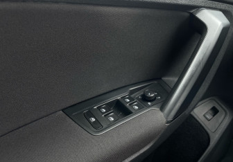 Подержанный автомобиль Volkswagen Tiguan 2021 года (15 фото)