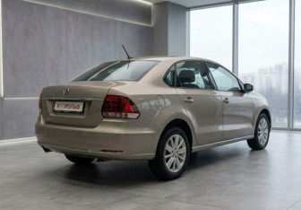 Подержанный автомобиль Volkswagen Polo Sedan 2017 года (5 фото)