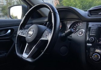 Подержанный автомобиль Nissan X-Trail 2021 года (14 фото)