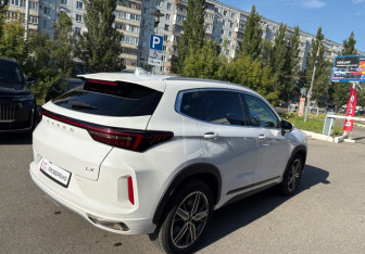Подержанный автомобиль Exeed LX 2022 года (5 фото)